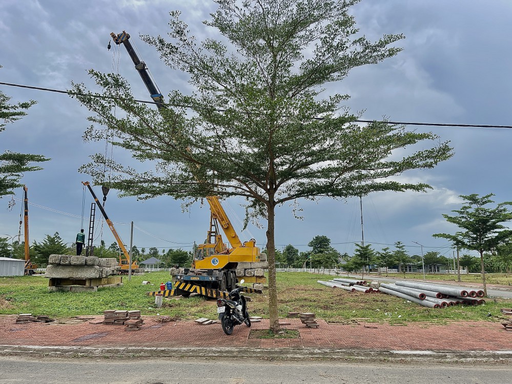 Cần bán nhà 1 trệt 1 lầu và nhà 1 trệt 2,5 lầu diện tích 4,2m x 24m xây mới hoàn toàn nhận nhà từ 12-18 tháng