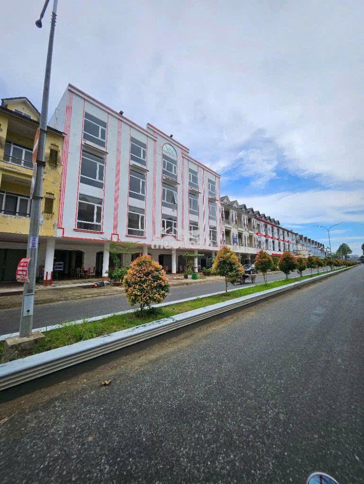Cần bán 1 trệt 1 lầu 100.8m² , 165 võ văn kiệt, phường sóc Trăng, TP Cần Thơ