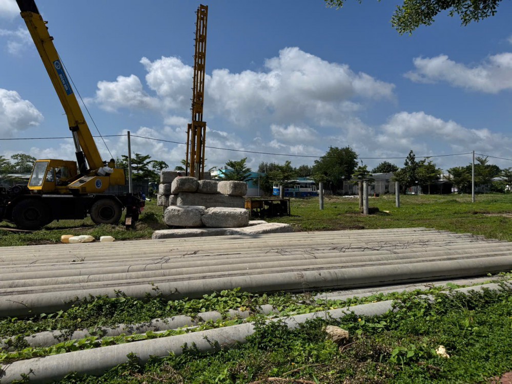 Giữa lúc vàng biến động, chứng khoán rủi ro, gửi ngân hàng lãi thấp... thì đầu tư vào đất là cách giữ tài sản an toàn và tăng trưởng bền vững