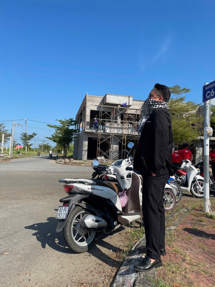 NHÀ MẶT TIỀN KINH DOANH