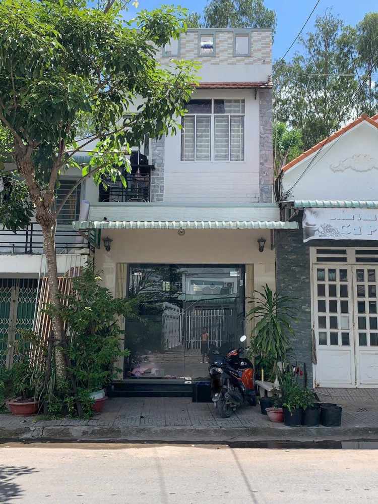 Bán nhà Trệt Lầu mới mặt tiền đường Lò Mổ (đ. Bùi Văn Hoành)(cách hoa viên Thành Đạt 4 căn nhà)