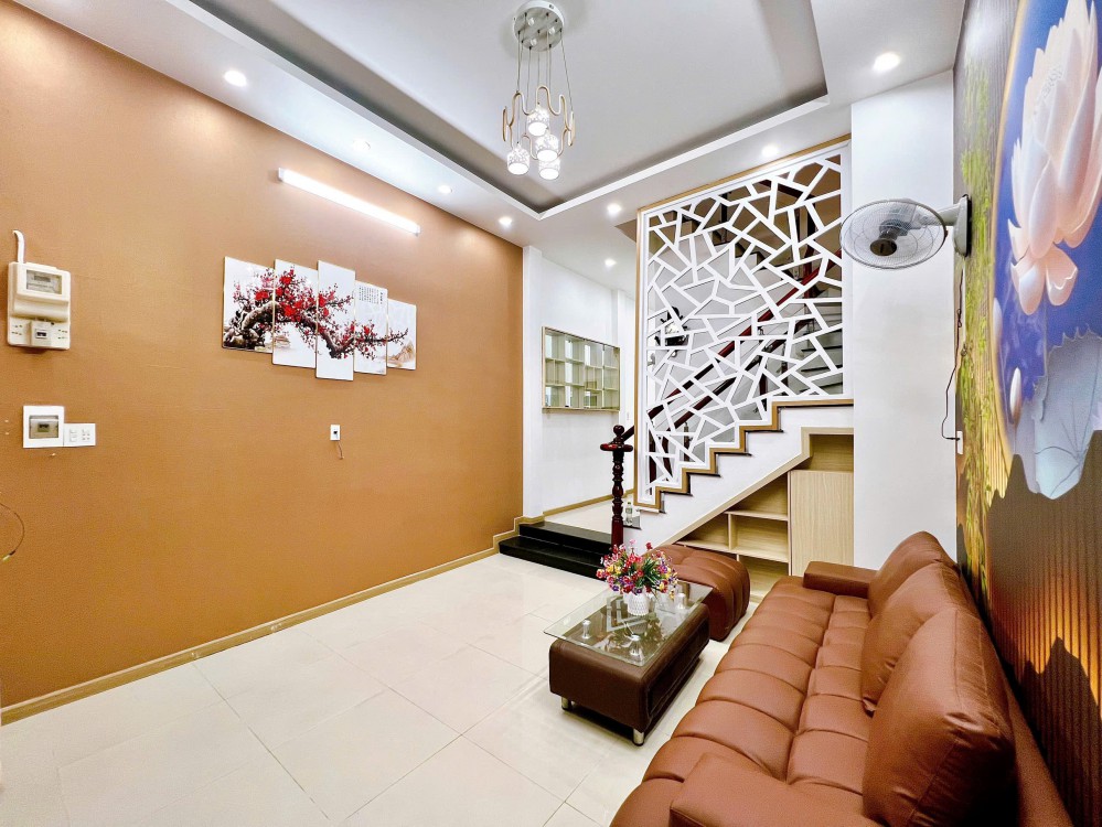 NHÀ TRỆT LẦU MỚI VỊ TRÍ ĐẸP TRỤC CHÍNH HẺM 311 NGUYỄN VĂN CỪ,THUẬN TIỆN KINH DOANH MUA BÁN