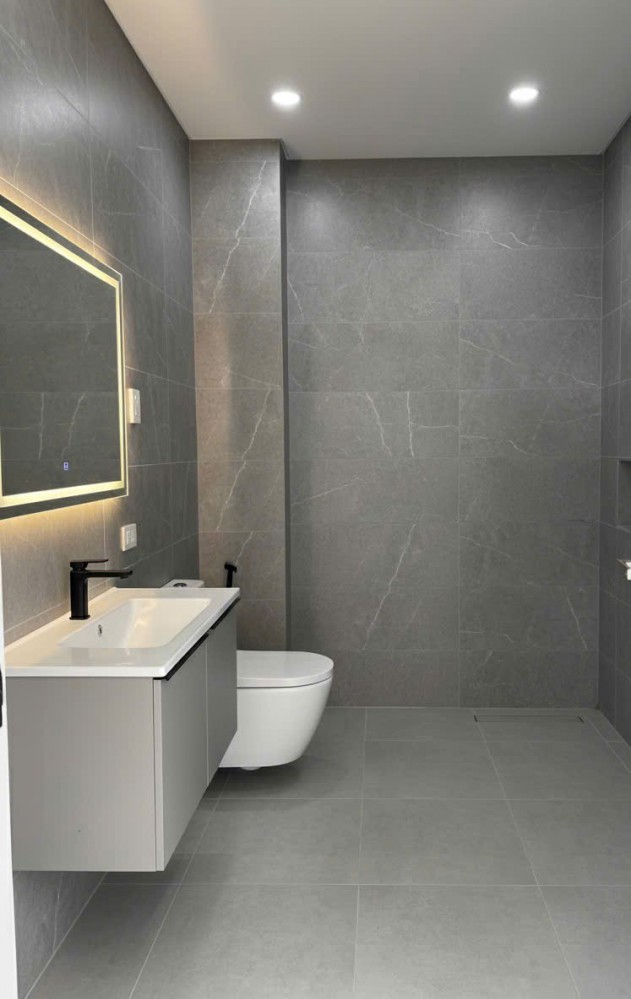 Bán Nhà Trệt Lầu Hiện Đại Đường Hoa Viên Thành Đạt Cách Nguyễn Văn Cừ 200M Gần Siu Thị LOTTE