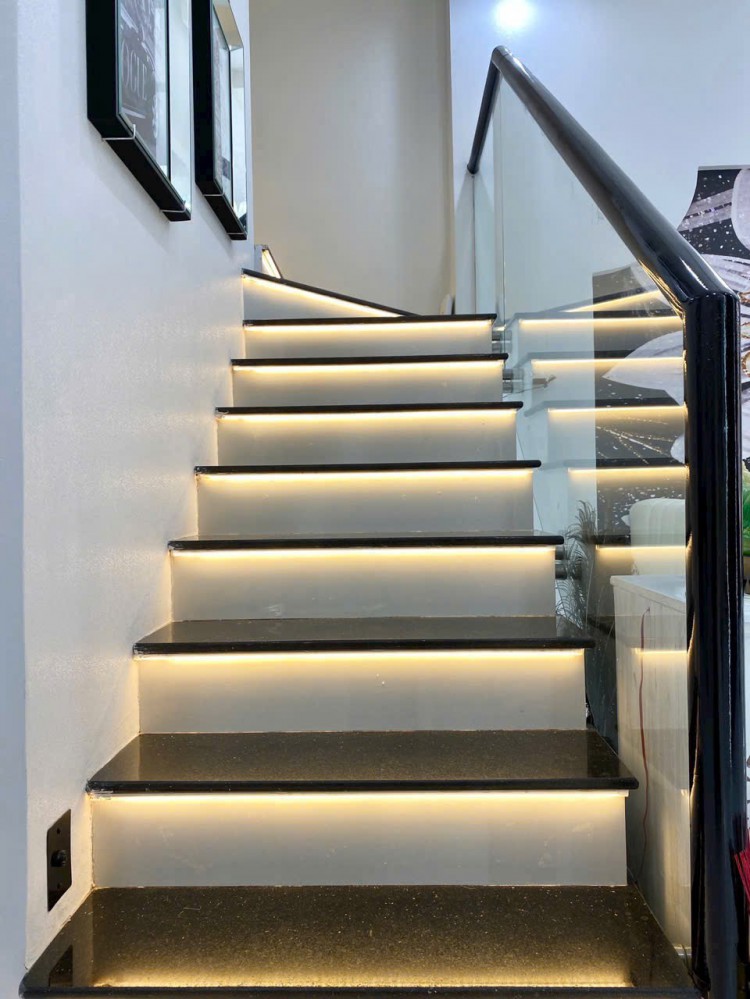 Chính Chủ Bán Nhà Lầu Hiện Đại Hẻm 67 Hùng Vương  Nằm Cách Bờ Kè Nguyễn Trãi 50M Có Chỗ Đậu ÔTÔ Trung Tâm Ninh Kiều TPCT