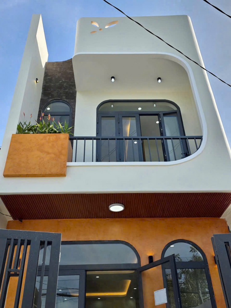 Nhà 1 trệt 1 lầu xây mới đẹp hiện đại. Đường F5 KDC 3A, P. An Bình , TPCT