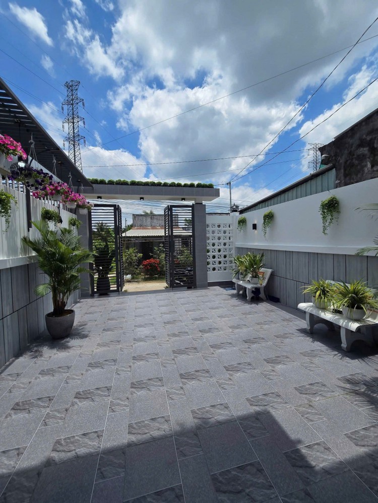 BÁN NHÀ 1 trệt 1 lầu gần di tích Tây đô, Hàng Gòn