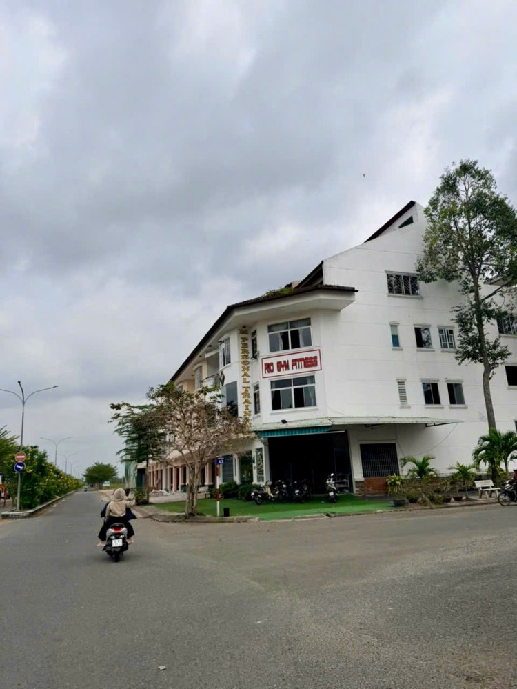 BÁN NHÀ 1 TRỆT 1 LẦU – TRỤC ĐƯỜNG CHÍNH KDC VẠN PHÁT – LỘ 22M 2 CHIỀU – PHÁP LÝ CHUẨN