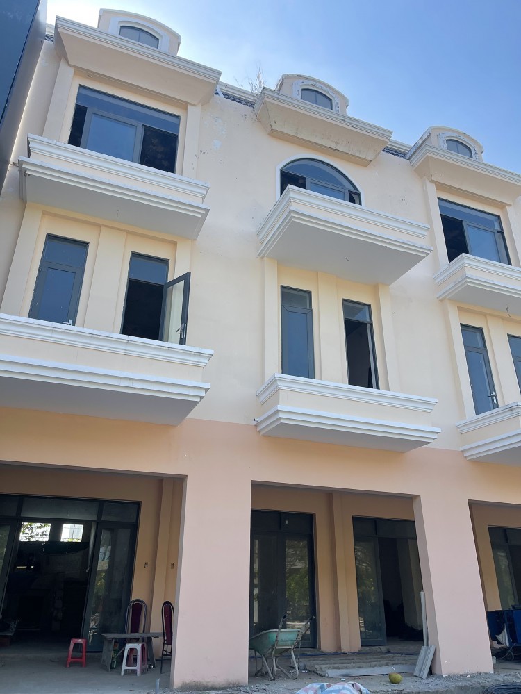 CẦN BÁN NHÀ 1 TRỆT 2 LẦU RƯỠI - AN CƯ LÝ TƯỞNG