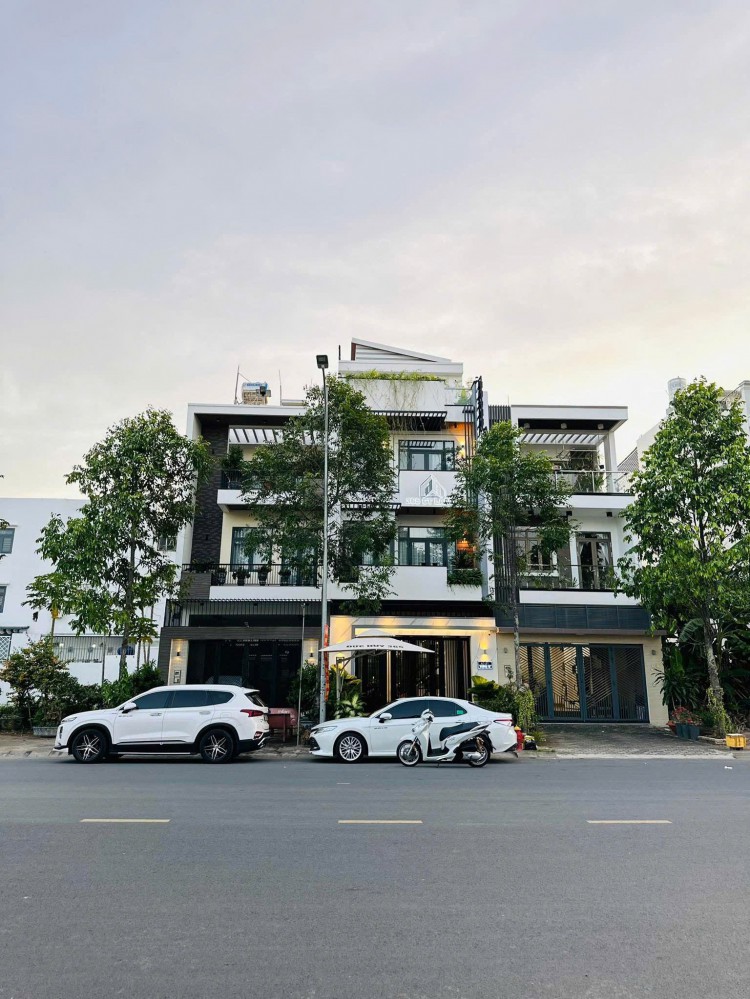 Bán Nhà Mặt Tiền Đường Lộ Lớn, Lộ Giới 30m