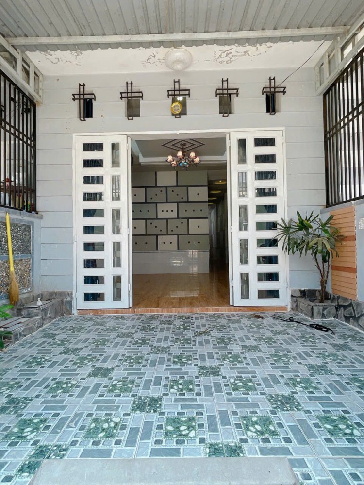 CHO THUÊ NHÀ TRỆT – CÓ SÂN, CỔNG RÀO – 2 PHÒNG NGỦ