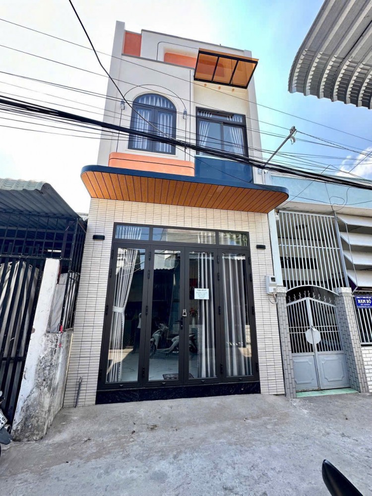 NHÀ MỚI FULL NỘI THẤT – GẦN VÕ VĂN KIỆT - GẦN BỜ SÔNG KHÔNG KHÍ MÁT MẺ