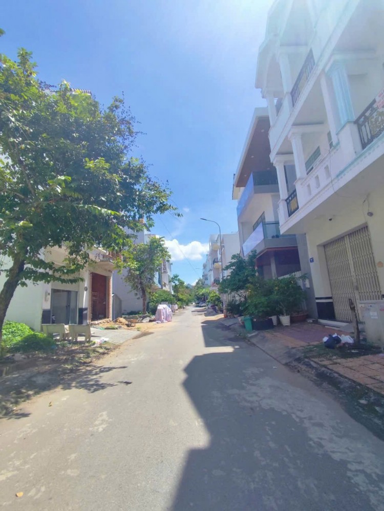 NHÀ 1 TRỆT 2 LẦU – KDC HƯNG PHÚ 1 – GẦN CHỢ, ĐƯỜNG B3 (LỘ 16M)