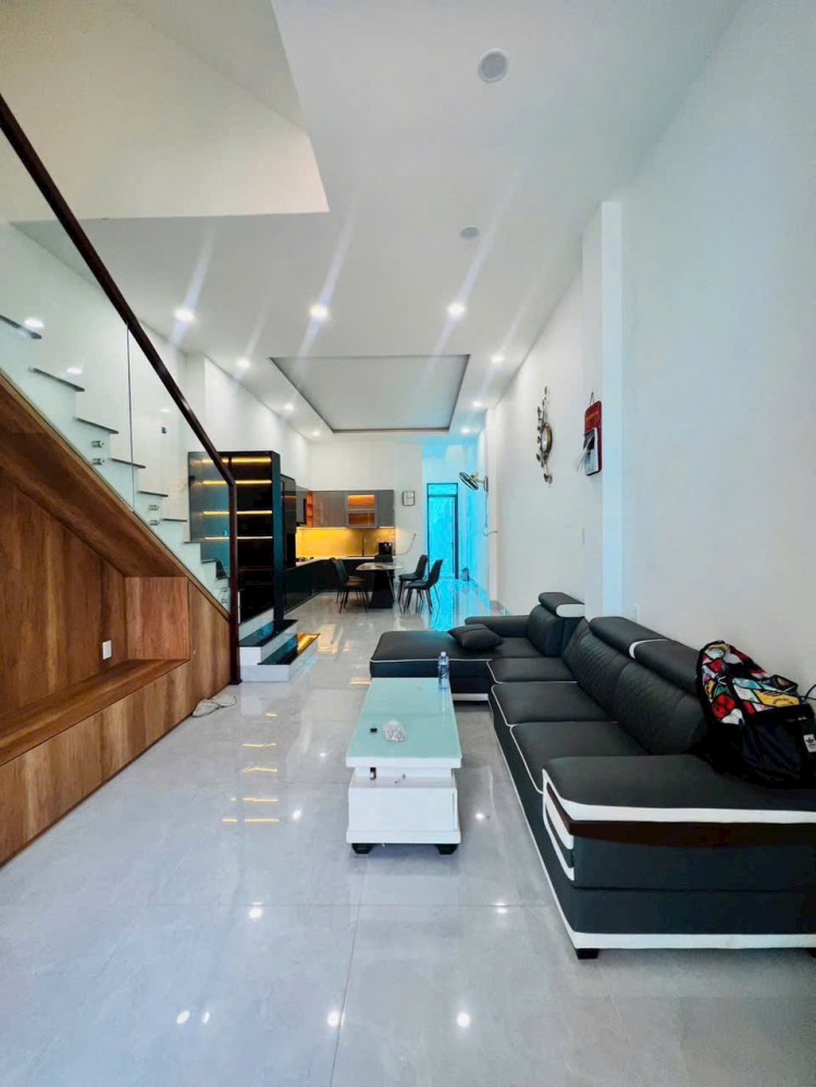 NHÀ 1 TRỆT 2 LẦU MỚI XÂY – ĐƯỜNG SỐ 2 KDC CHIẾN THẮNG