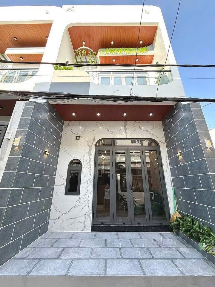 NHÀ TRỆT LẦU MỚI 100% – FULL NỘI THẤT – GẦN ĐẠI HỌC CẦN THƠ