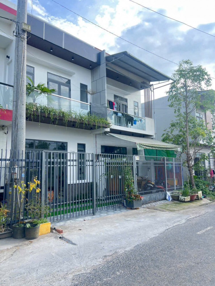 NHÀ 1 TRỆT 1 LẦU – 4 PHÒNG NGỦ – ĐƯỜNG 12M CHỈ HƠN 2 TỶ!