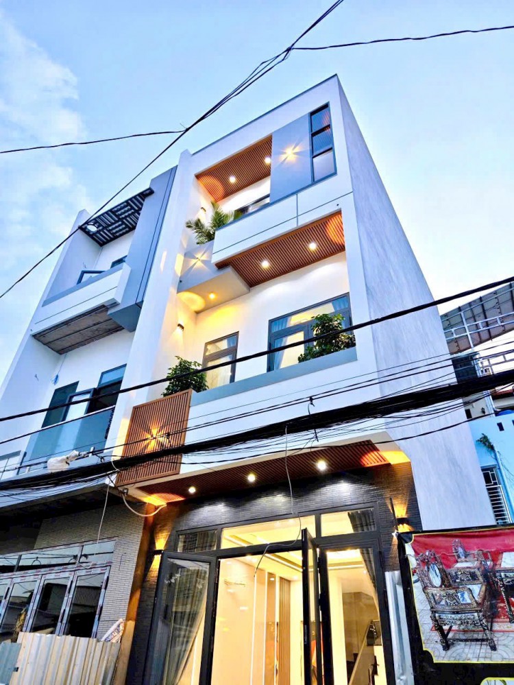 Bán nhà 1 trệt 2 lầu đường Trần Văn Ơn