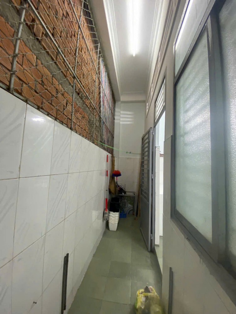 Bán nhà trệt rộng mênh mông hẻm 2 Lê Anh Xuân