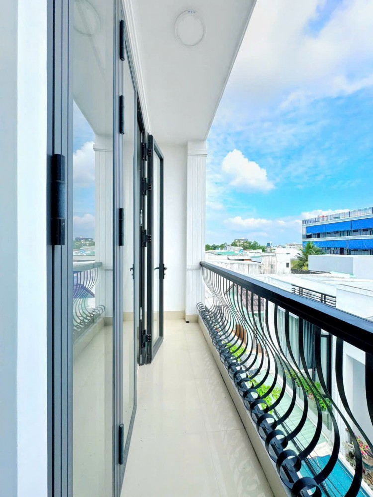 Giảm sâu 550 triệu. Nhà trệt 2 lầu mới trục chính hẻm liên tổ 1-2 gần Kdc Đại Ngân