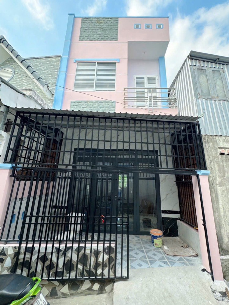 BÁN NHÀ 1 TRỆT 1 LẦU   GẦN CHỢ BÀ BỘ VÀ ĐẠI HỌC Y DƯỢC CẦN THƠ TẦM 700M