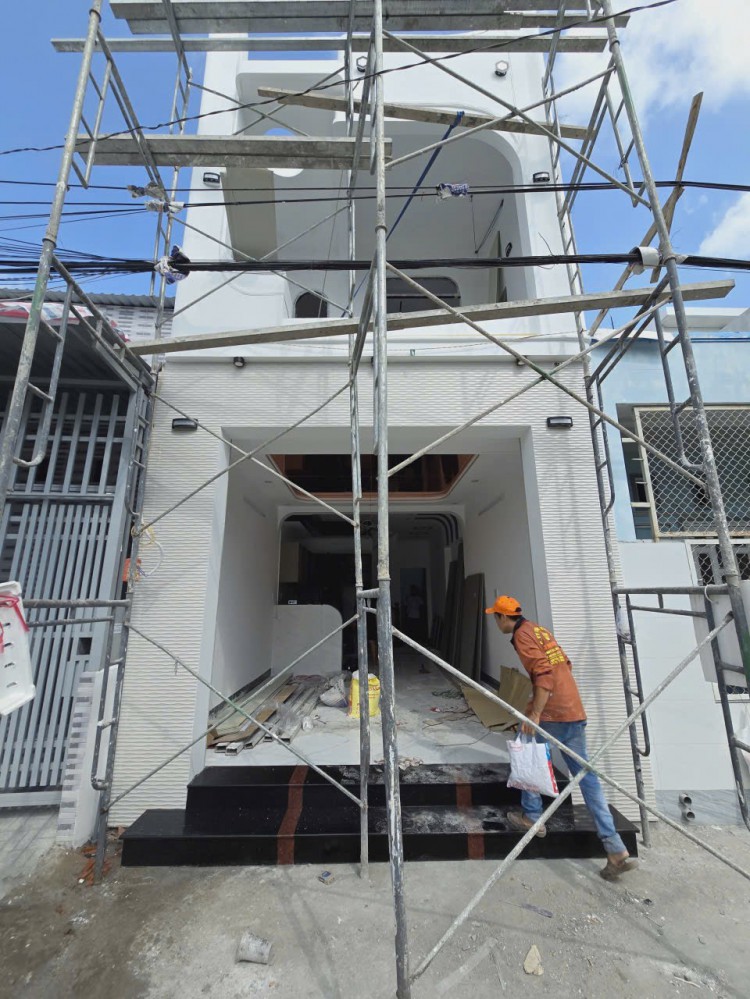 BÁN NHÀ TRỆT LẦU MỚI ĐANG HOÀN THIỆN CÓ PHÒNG NGŨ TẦNG TRỆT HẺM 9 PHẠM NGỌC HƯNG - P CÁI KHẾ- TP.CẦN THƠ