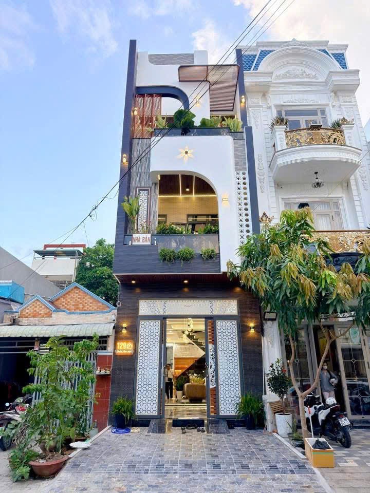 NHÀ TRỆT 2 LẦU MỚI ĐẸP MẶT TIỀN CHU VĂN AN - TẶNG FULL NỘI THẤT KDC AN KHÁNH CŨ