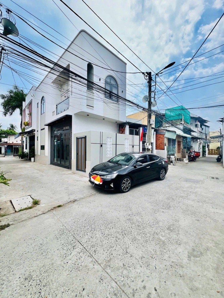 Nhà Trệt Lầu Góc 2 Mặt Tiền - Full Nội Thất- Có Phòng Ngủ Tầng Trệt - Xây Mới 100% - Thiết Kế Hiện Đại - Lộ Oto Đến Nhà - Hẻm 115 Đường CMT8 - TPCT