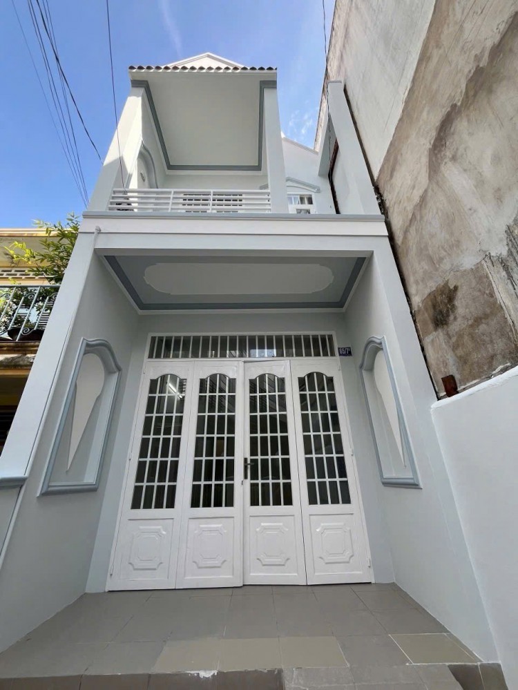 Nhà 1 lầu hẻm 178 lý tự trọng ( thông dc ra bờ hồ , trần hưng đạo