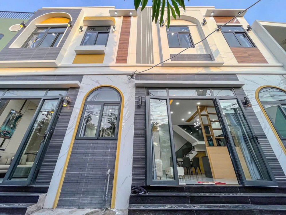 NHÀ TRỆT LẦU MỚI TRỤC CHÍNH HẺM 2 ĐƯỜNG 3/2 KẾ BÊN VÒNG XOAT ĐẦU SẤU, CHỢ DA LIỄU, TP CẦN THƠ