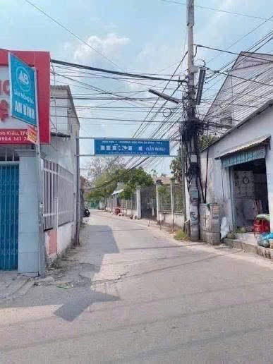 BÁN NHÀ GÓC 2 MẶT TIỀN NHÀ 1 TRỆT 1 LẦU MỚI HẺM 1 DUONG TRẦN VĨNH KIET CÁCH SAN BONG ĂN BÌNH 100 M THÔNG RA HẺM 112 ĐƯỜNG HOANG QUỐC VIỆT