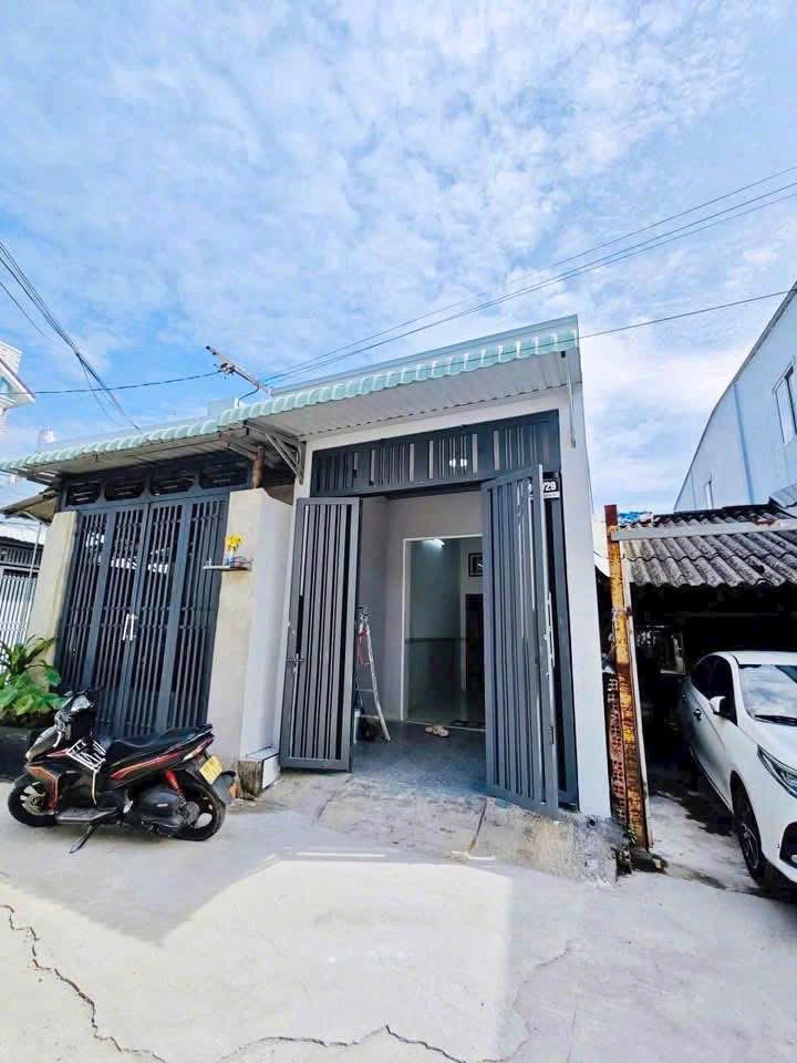 NHÀ TRỆT DIỆN TÍCH RỘNG 2 MẶT TIỀN TRƯỚC SAU (ĐẬU OTO TRƯỚC NHÀ) HẺM TRƯỚC 105 TRẦN QUANG DIỆU