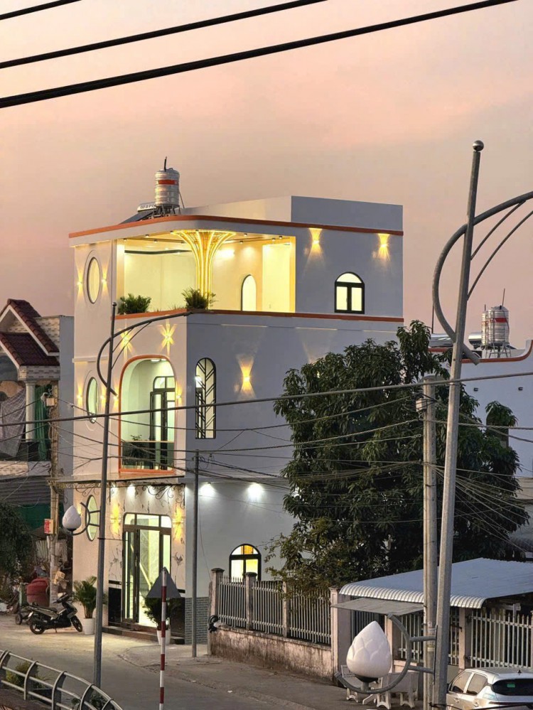 CÒN 1 CĂN DUY NHẤT- MẶT TIỀN BỜ KÈ CÁI SƠN - HOÀNG QUỐC VIỆT- CHỢ AN BÌNH - CÓ SÂN ĐẬU ÔTÔ - VỊ TRÍ RẤT ĐẸP- KINH DOANH