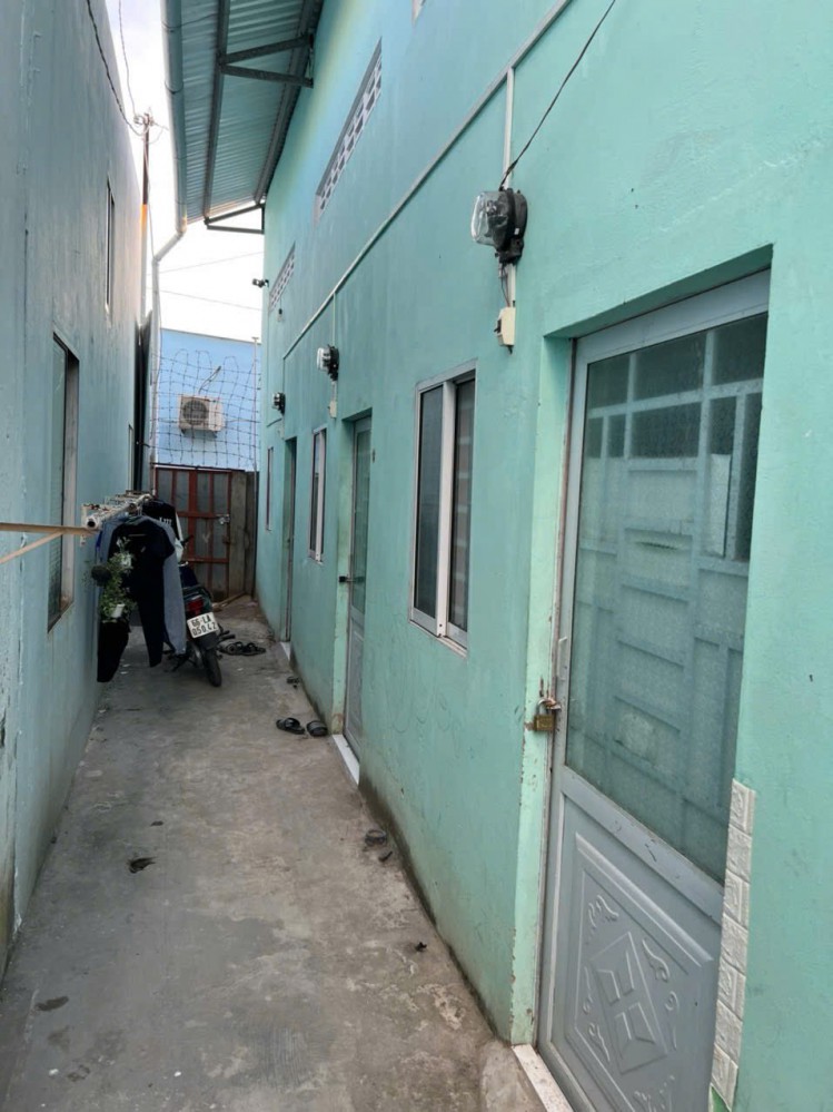 Nhà trọ 3 phòng hoàn công hẻm 311 thông ra 233 Nguyễn Văn Cừ