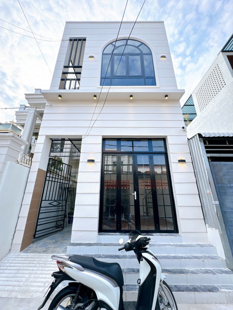 BÁN NHÀ 1 TRỆT 1 LẦU ( CÓ 6 CĂN MINI HOUSE FULL NỘI THẤT ) HẺM 12 NGUYỄN TRÃI LỘ 5m XE TỚI NHÀ + CÓ THU NHẬP 36tr / Tháng