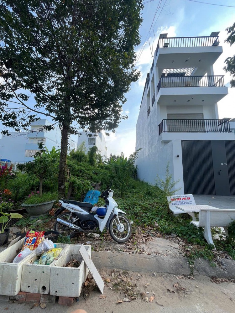 NỀN ĐẸP GIÁ TỐT Ạ CG Bán nền đẹp đường số 28 khu 586, P Hưng Phú TP Cần Thơ. DT 125m2, giá chỉ 3 tỷ