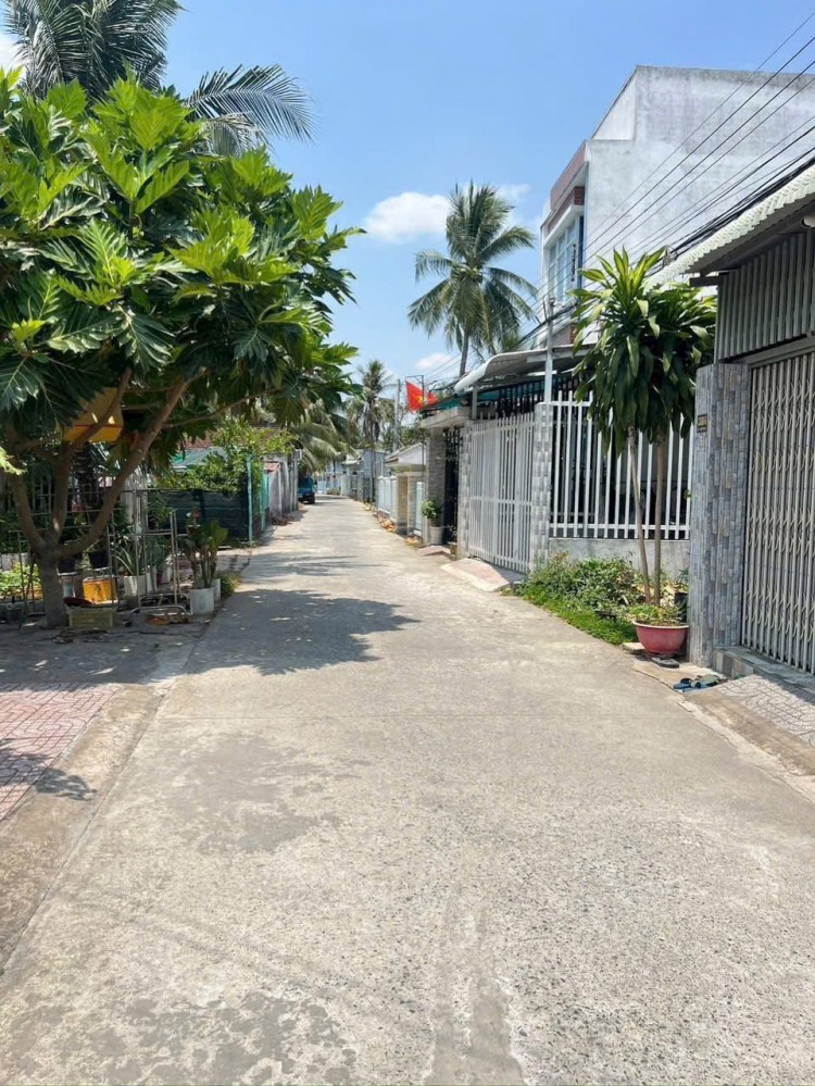 BÁN NỀN 112M THỔ CƯ 100% - GIÁ 700 TRIỆU   VỊ TRÍ : HẺM 56 HỒ TRUNG THÀNH GẦN ĐƯỜNG HUỲNH PHAN HỘ