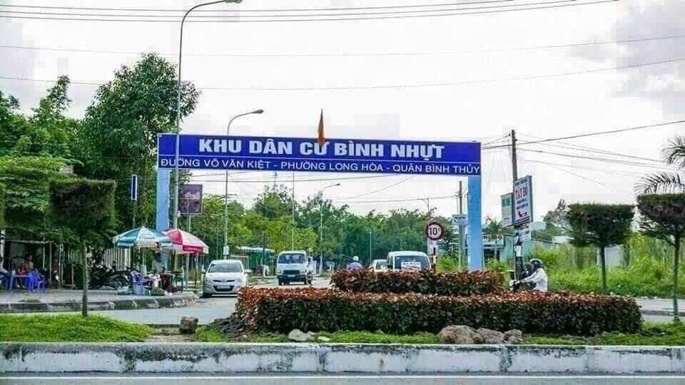 BÁN NHÀ 1 TRỆT 1 LỬNG MẶT TIỀN TRƯỜNG HỌC KDC BÌNH NHỰT
