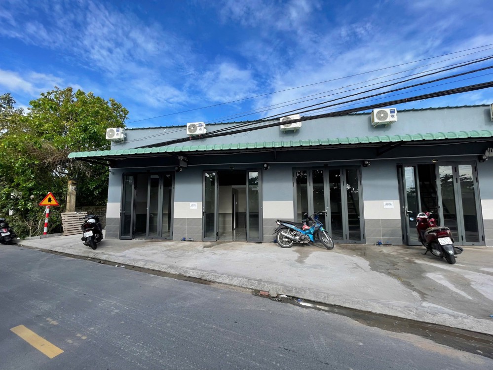 CHO THUÊ PHÒNG TRỌ SINH VIÊN MẶT TIỀN ĐƯỜNG LÀNG HOA KIỂNG BÀ BỘ