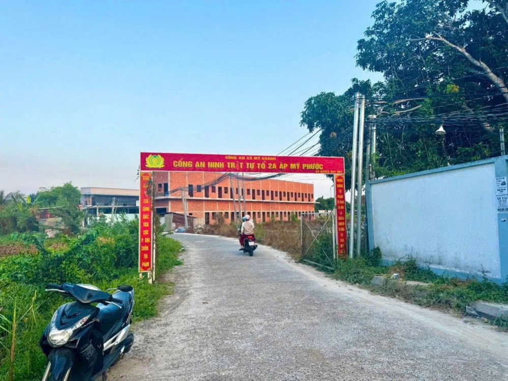 BÁN NỀN GẠCH BỜ GỪA CÁCH NVC ĐH NAM CẦN THƠ TẦM 1,5KM - P AN BÌNH - TPCT
