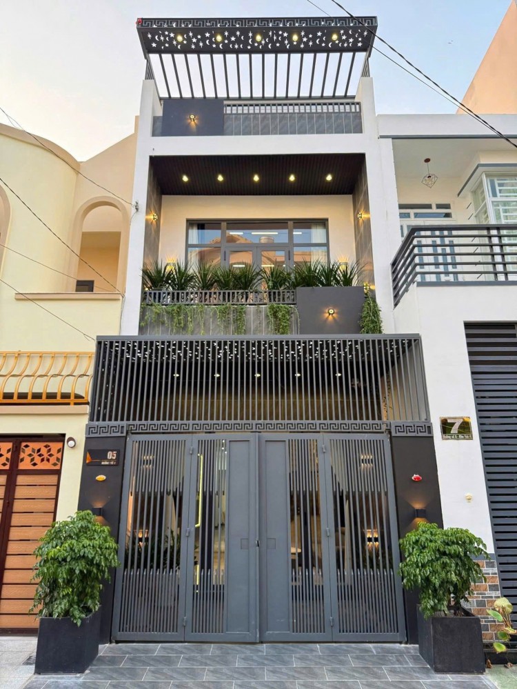 GIẢM GIÁ BÁN GẤP - NHÀ TRỆT LẦU MỚI ĐS 8 THUỘC KDC HỒNG PHÁT - TP. CẦN THƠ.