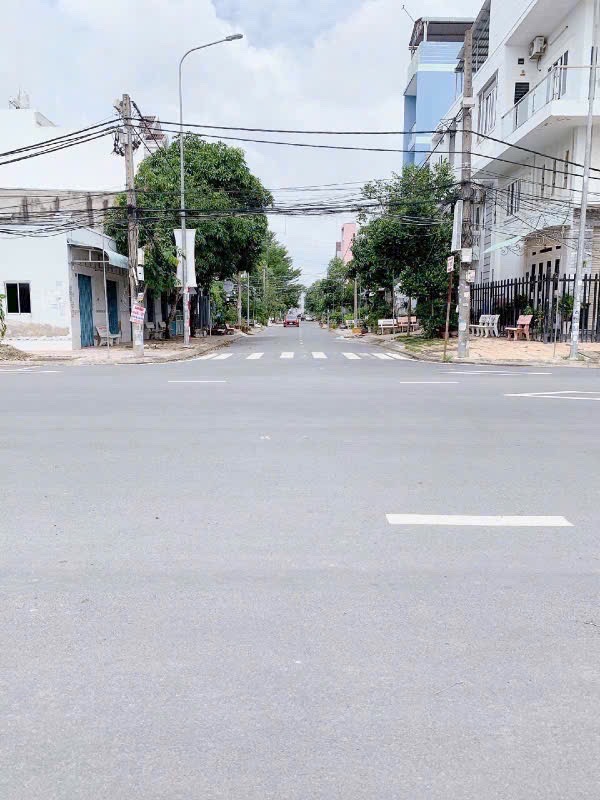 Nhà 3 tầng mới tuyệt đẹp - KDC Hàng Bàng - Kế Đại Học Y Dược - Ninh Kiều - Cần Thơ.