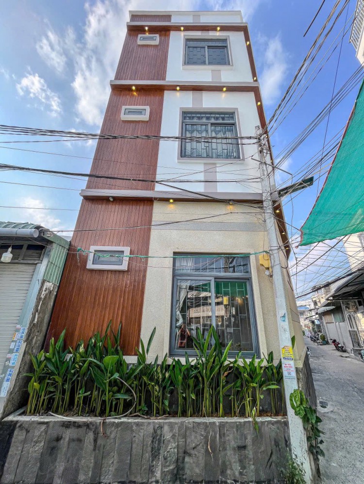 Bán Nhà 1 trệt 2 lầu 1 Sân Thượng. Nhà Góc 2 mặt tiền trục chính hẻm 160 hẻm Liên Tổ 12-20 Nguyễn Văn Cừ, Tân An, TPCT. Gần ĐH Y Dược. Cách lộ nhựa 50m gần khu thới nhựt 2