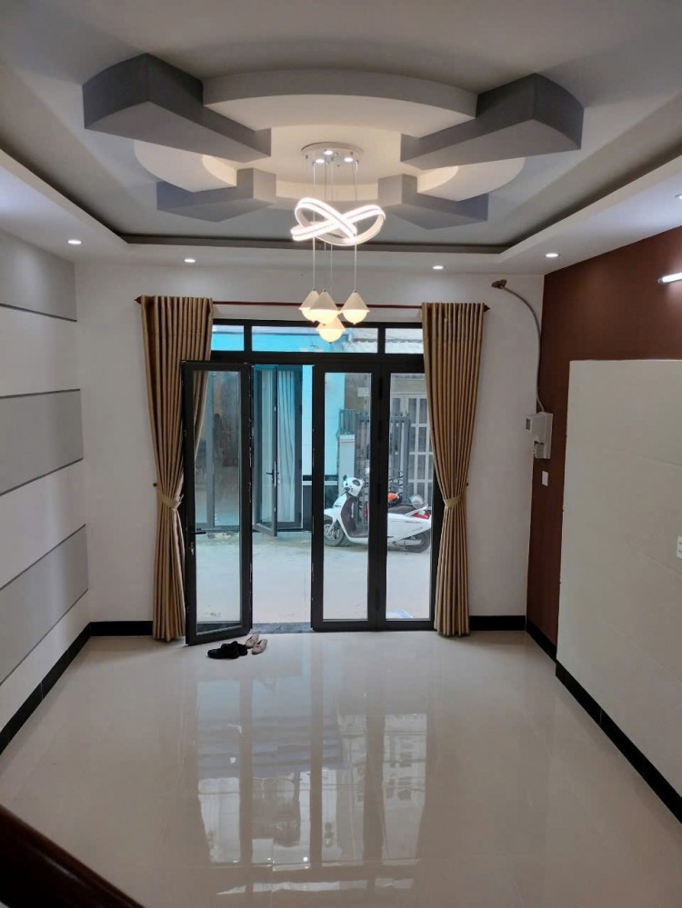 Nhà trệt 2 lầu trục chính hẻm lt 1-2 sau lưng kdc đại ngân