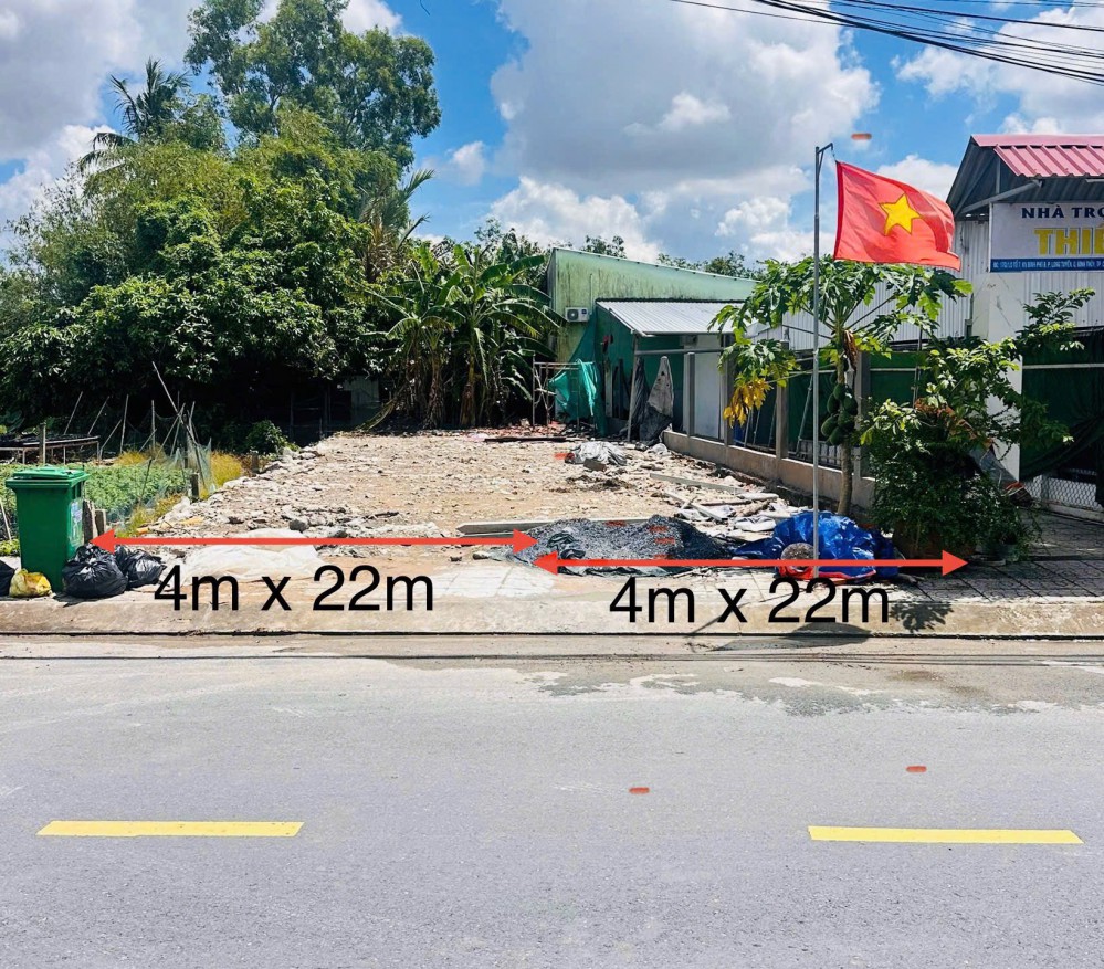 Bán nền diện tích 4mx22m, đường nhựa rộng, cao ráo, không ngập nước, lộ giới 15m, lòng đường 9m, thông từ Nguyễn Văn Cừ đến Lê Phước Thọ (lộ 40m). Có view sông thoáng mát, đẹp. Khu vực dân cư đông đúc