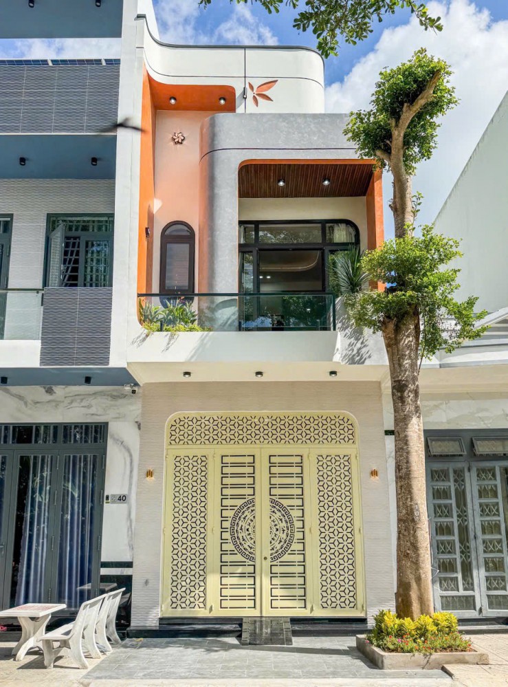 NHÀ 1 TRỆT 1 LẦU FULL NỘI THẤT - ĐƯỜNG SỐ 3 KHU TIỂU DỰ ÁN NHI ĐỒNG - PHƯỜNG LONG TUYỀN - TP CẦN THƠ - GẦN ĐẠI HỌC FPT & ĐẠI HỌC NAM CẦN THƠ