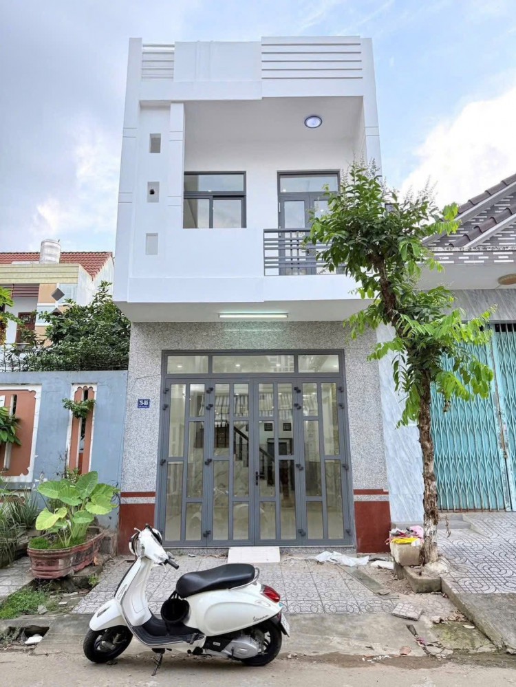 NHÀ 1 TRỆT 1 LẦU ĐƯỜNG B5 KDC HƯNG PHÚ 1 - GẦN SIÊU THỊ GO CẦN THƠ .