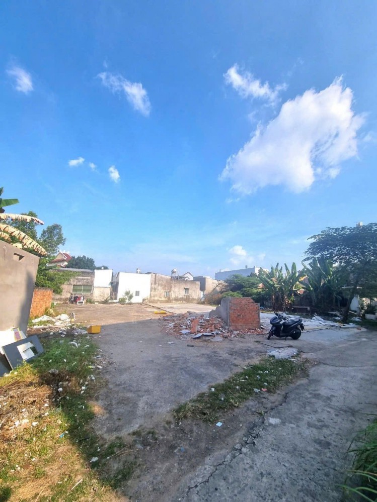 Cho Thuê Gần 1000m² giáp đường số 4 kdc Hồng Phát