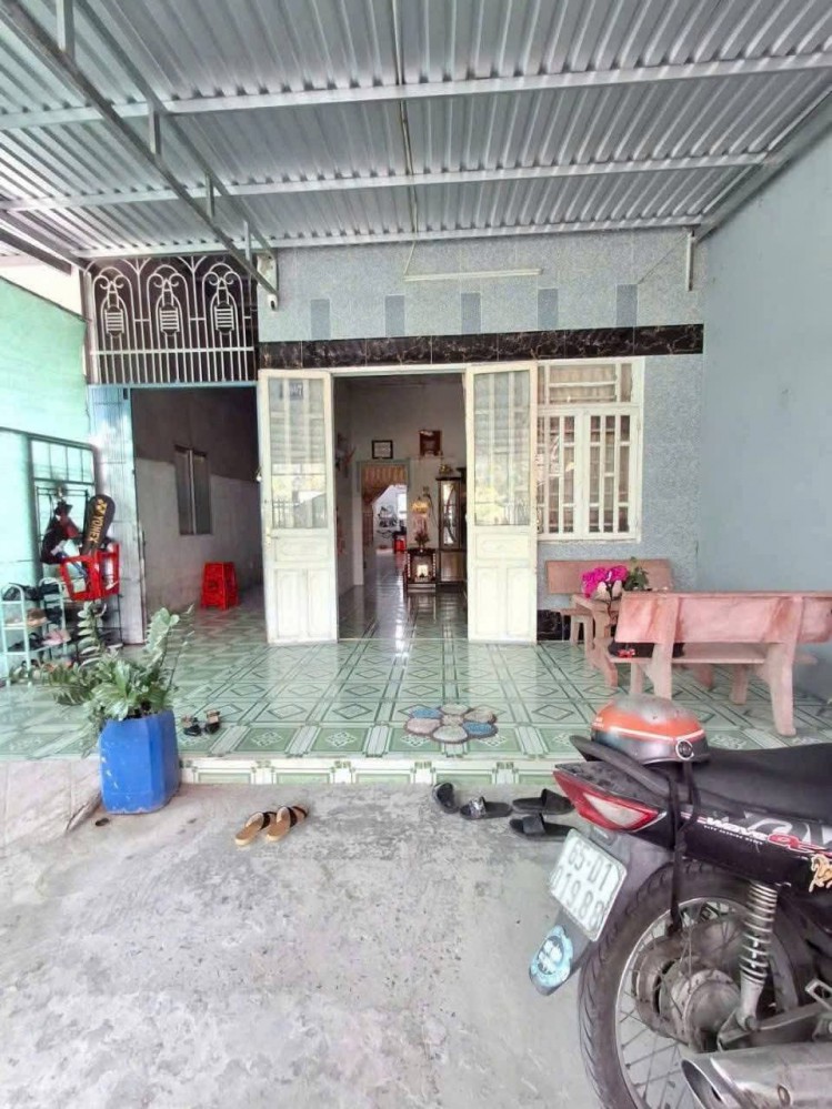 nhà cấp 4 Diện tích rộng kế CHỢ rạch cam. Long Tuyền, BÌNH THỦY CẦN THƠ.