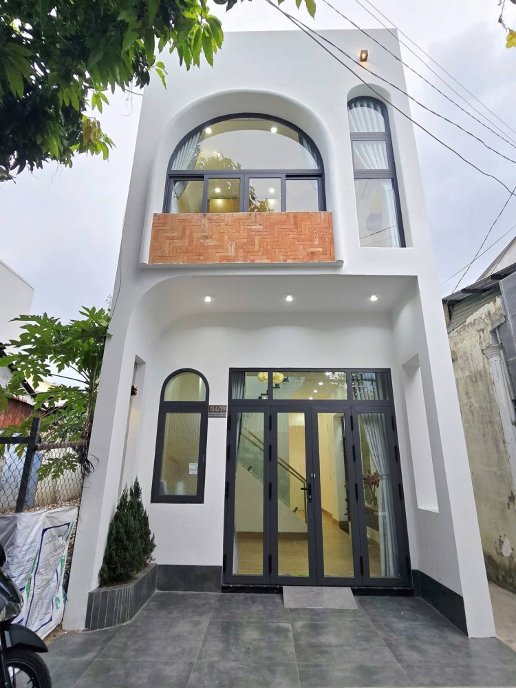 BÁN NHÀ LẦU MỚI ĐẸP - VỊ TRÍ TRUNG TÂM - GẦN CHỢ AN HÒA