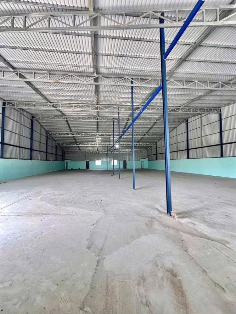 Cho thuê mặt bằng hoặc kho 800 m² mặt tiền ngang 20m đường Võ Văn Kiệt.