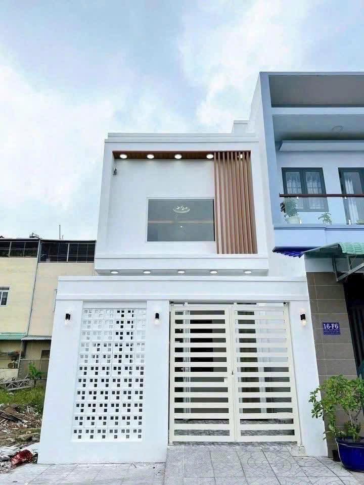 BÁN NHÀ 1 TRỆT 1 LỬNG MẶT TIỀN TRƯỜNG HỌC KDC BÌNH NHỰT